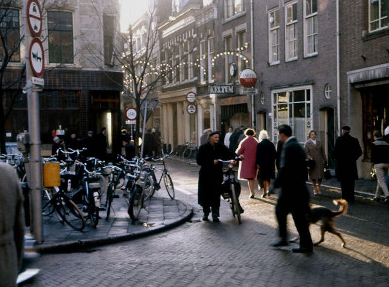 Bestand:Kleine Markt Van Sabben ca. 1960.jpg
