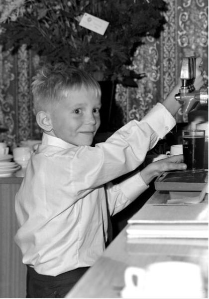 Bestand:Hintzen heropening 11-11-66 - 8.JPG