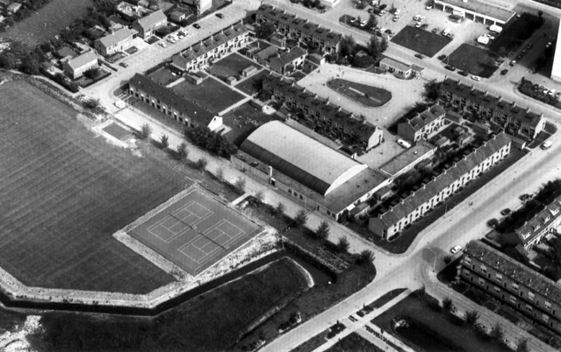 Bestand:Sporthal ZVS ca. 1980.jpg