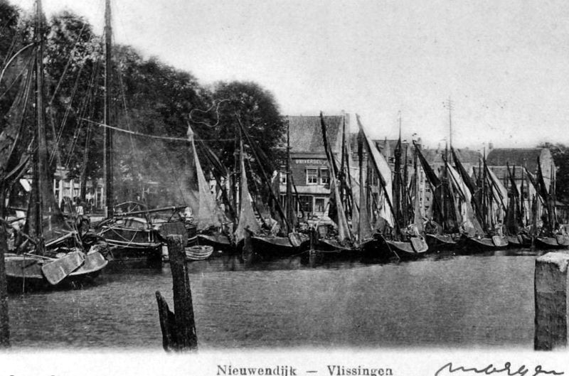 Bestand:Universel met haven ca. 1898.jpg