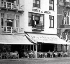 De Vries en Maters 1950.jpg