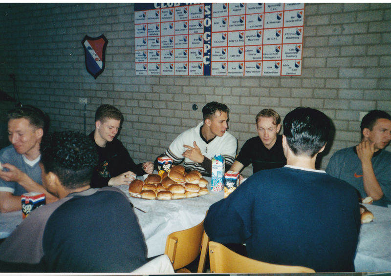 Bestand:GPC Clubhuis broodjes.jpg